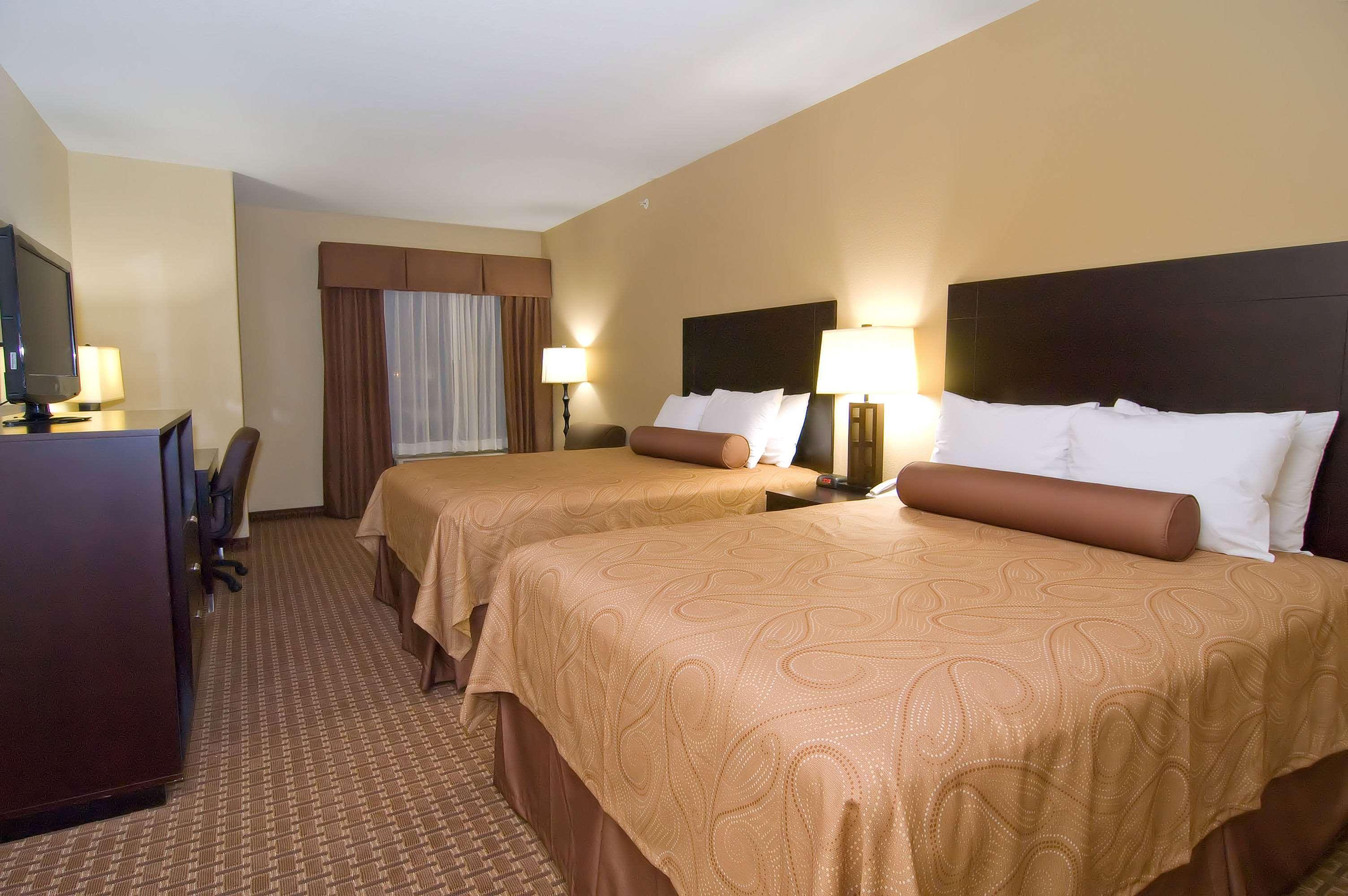 Best Western Bastrop Pines Inn Phòng bức ảnh