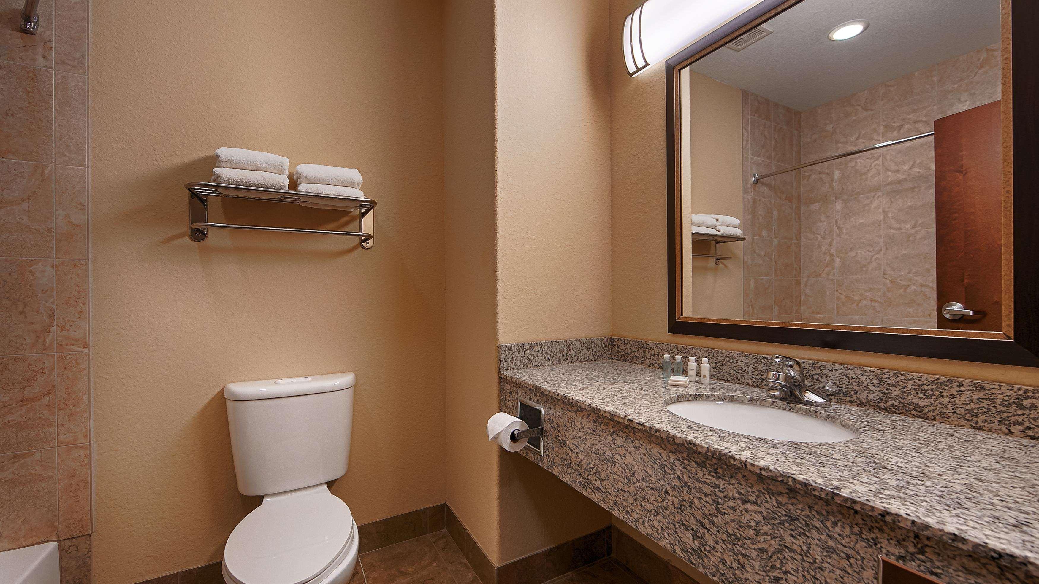 Best Western Bastrop Pines Inn Ngoại thất bức ảnh