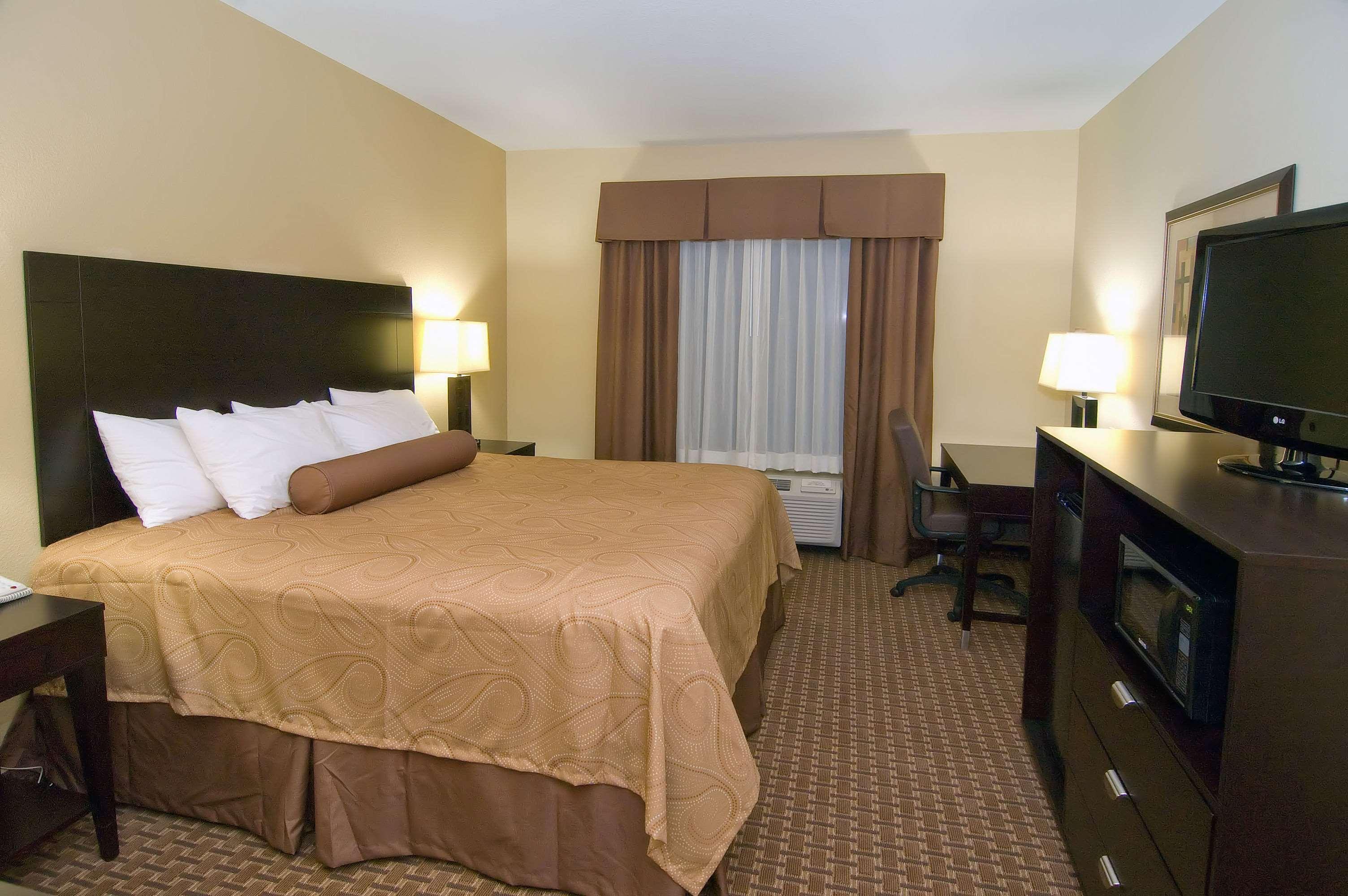 Best Western Bastrop Pines Inn Phòng bức ảnh