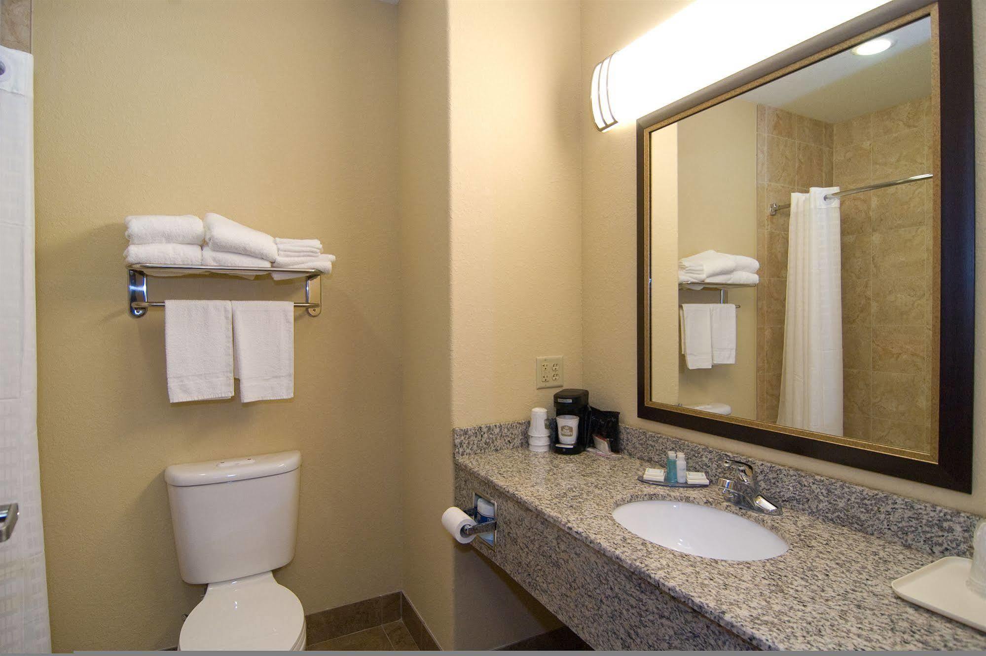 Best Western Bastrop Pines Inn Ngoại thất bức ảnh